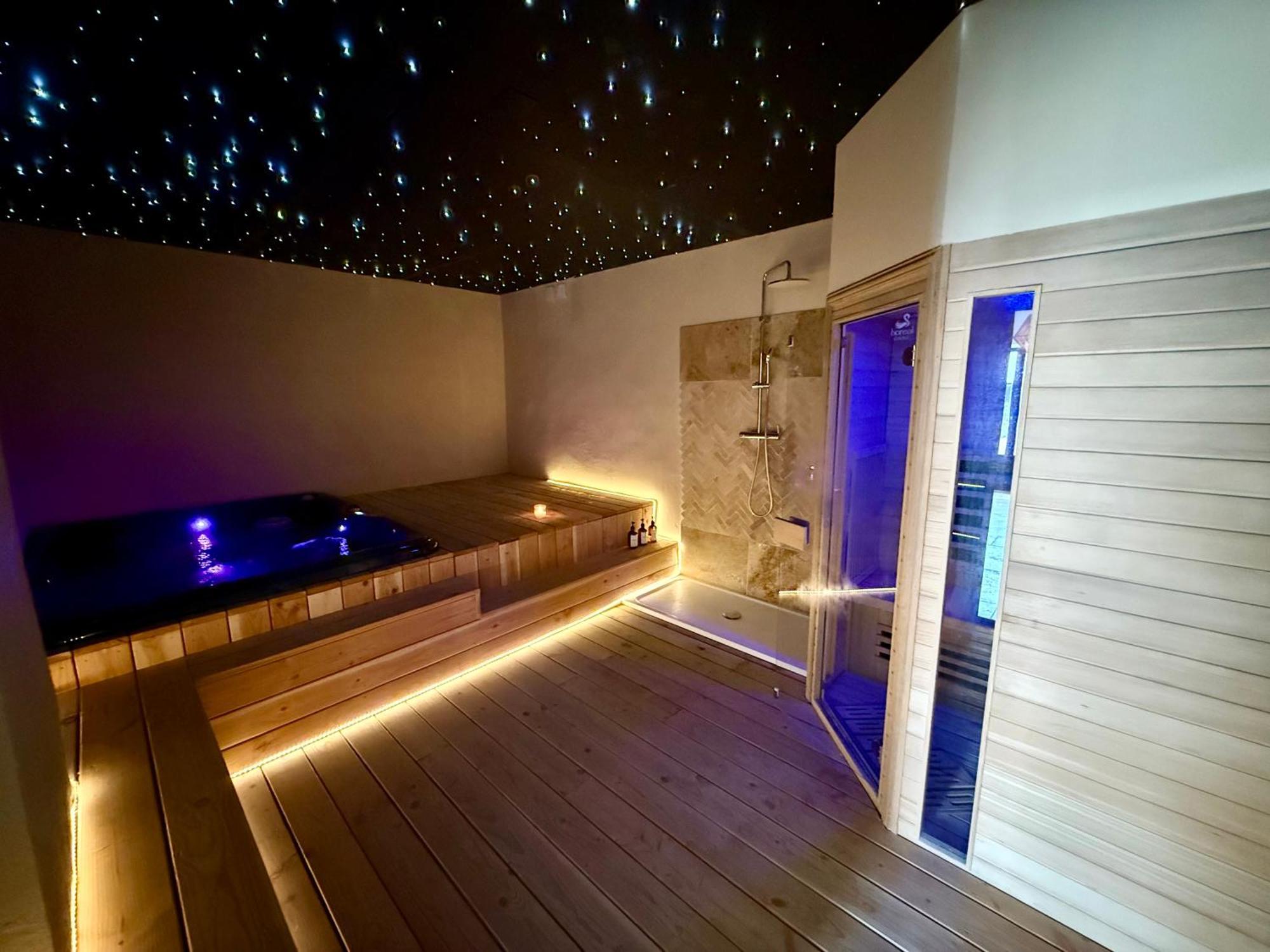 La Maison De Ville - Piscine - Spa Sete Bagian luar foto