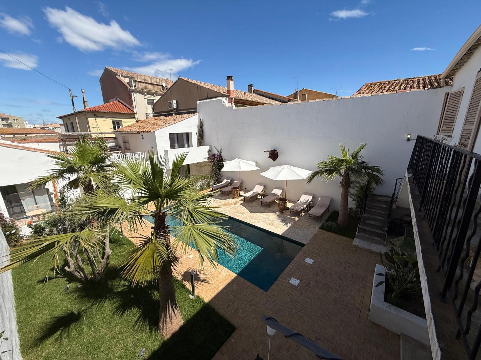 La Maison De Ville - Piscine - Spa Sete Bagian luar foto