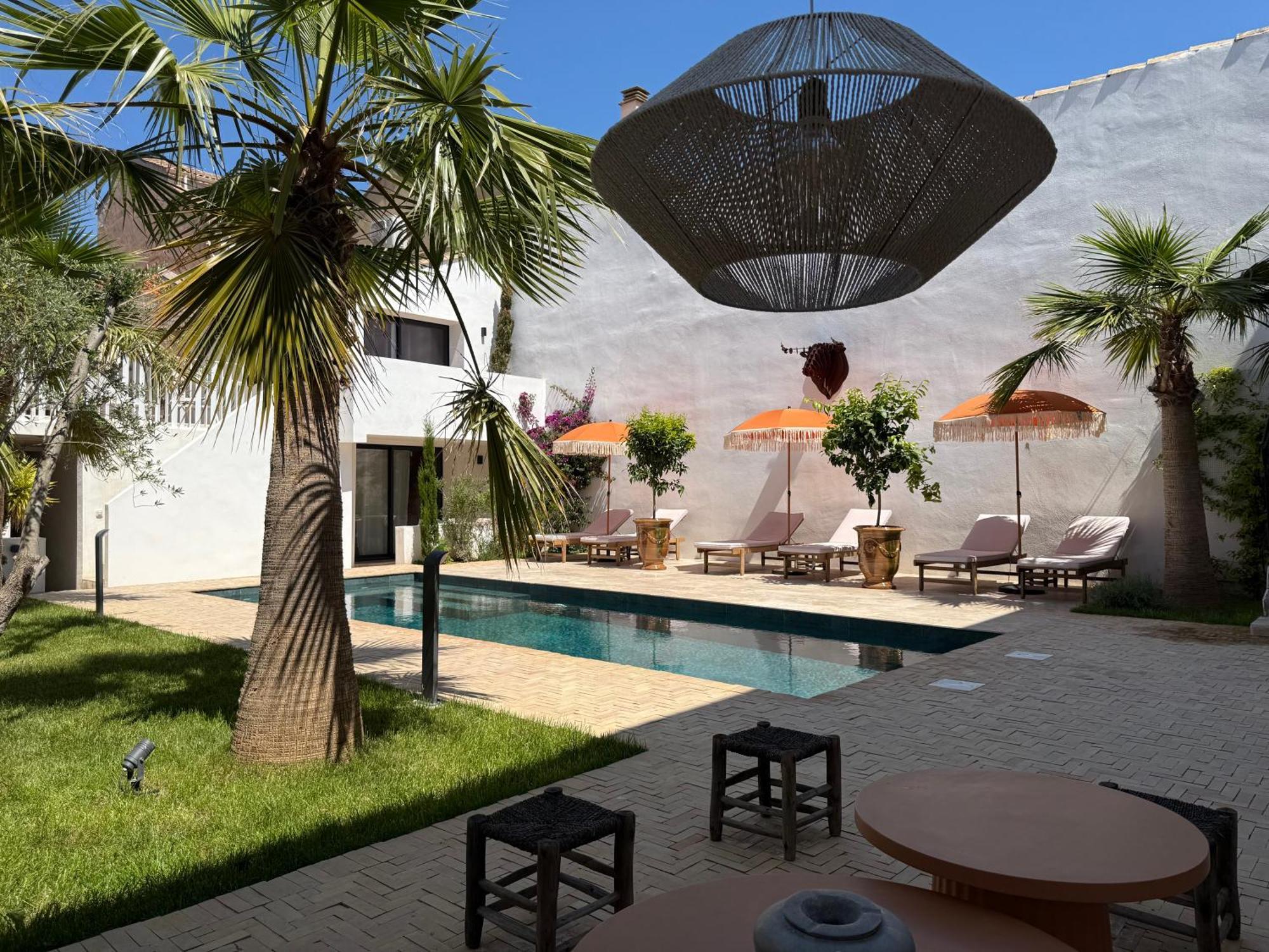 La Maison De Ville - Piscine - Spa Sete Bagian luar foto